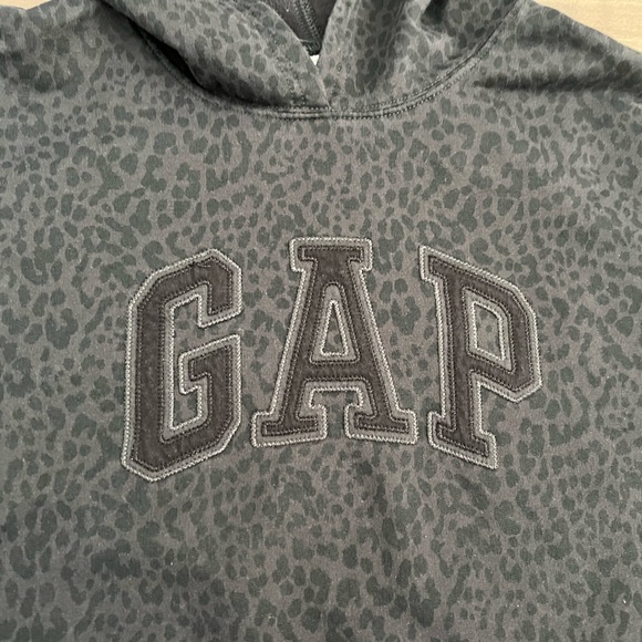 Gap animal print leopard print grey & black hoodie - Picture 2 of 3